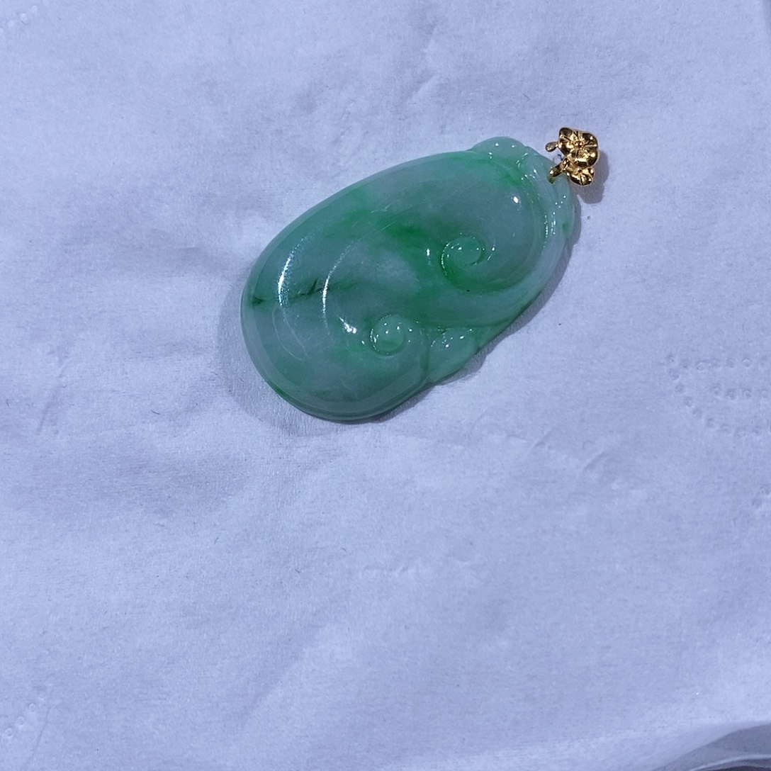 翡翠吊坠(不含链)18K金镶嵌