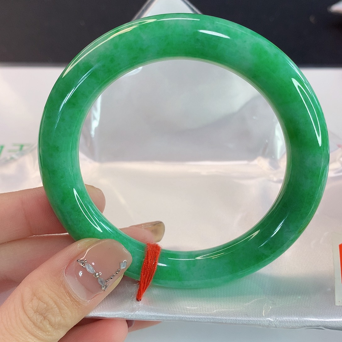 翡翠手镯未镶嵌天然翡翠A货203