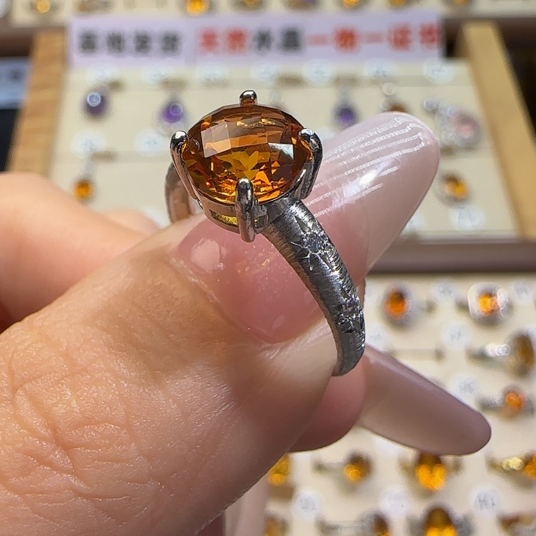 黄晶银S925镶嵌戒指金红料2克拉