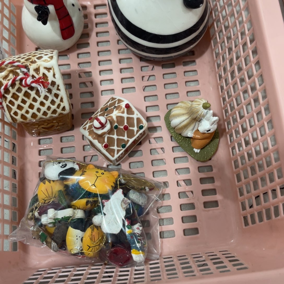 卡***卡摆件微瑕看好再拍谢谢