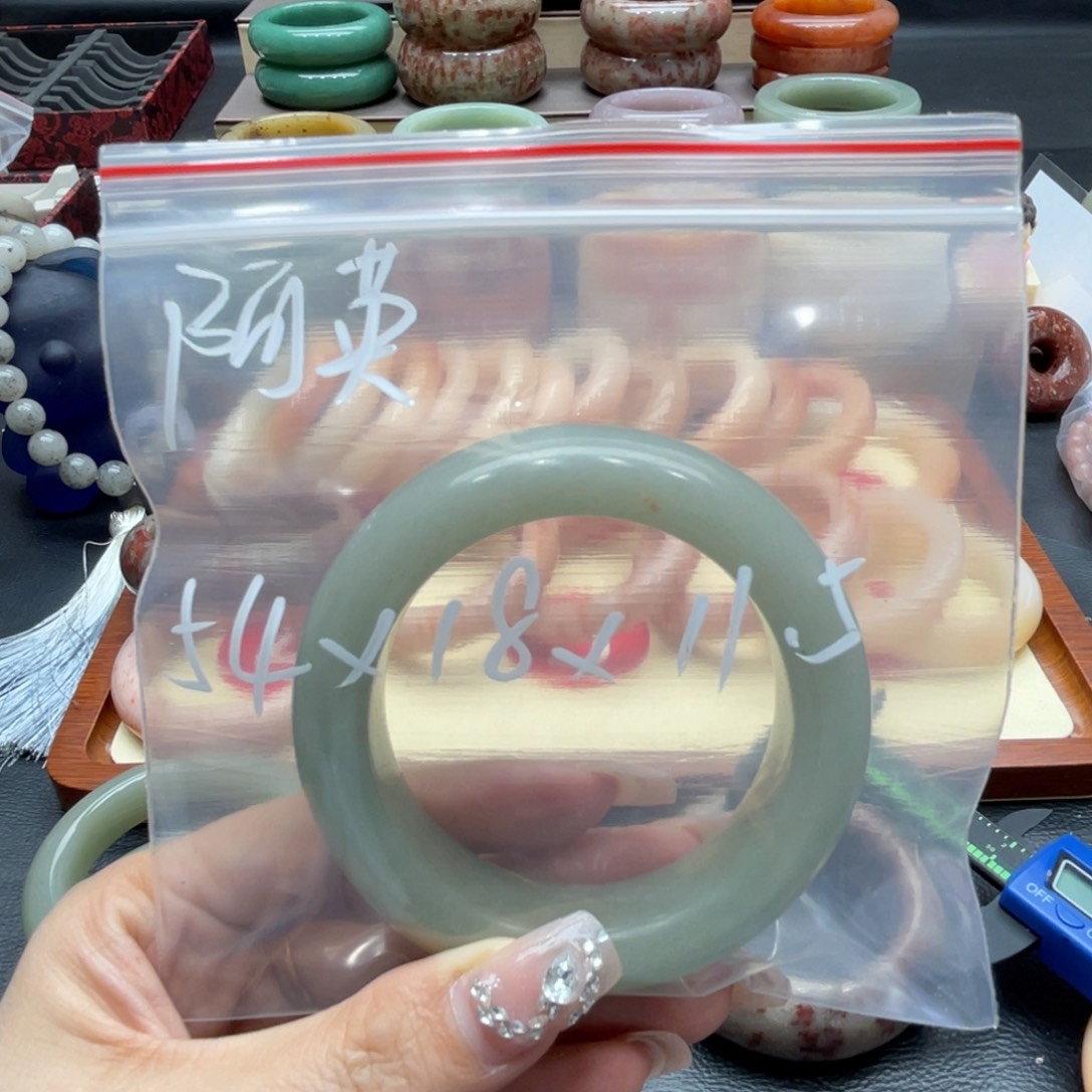 石英质玉手镯未镶嵌