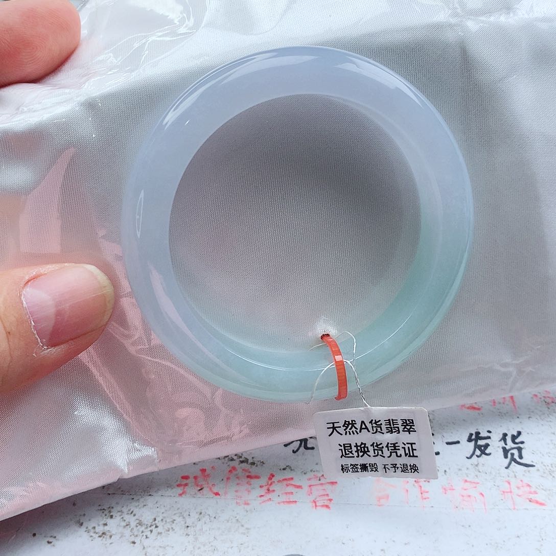 翡翠手镯未镶嵌天然翡翠手镯