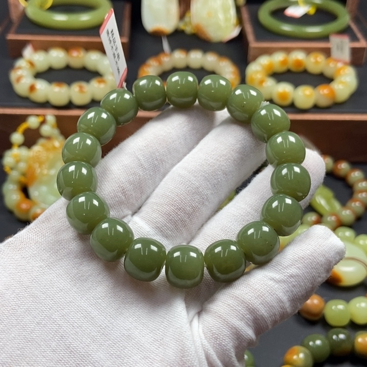 透闪石质玉未镶嵌手链