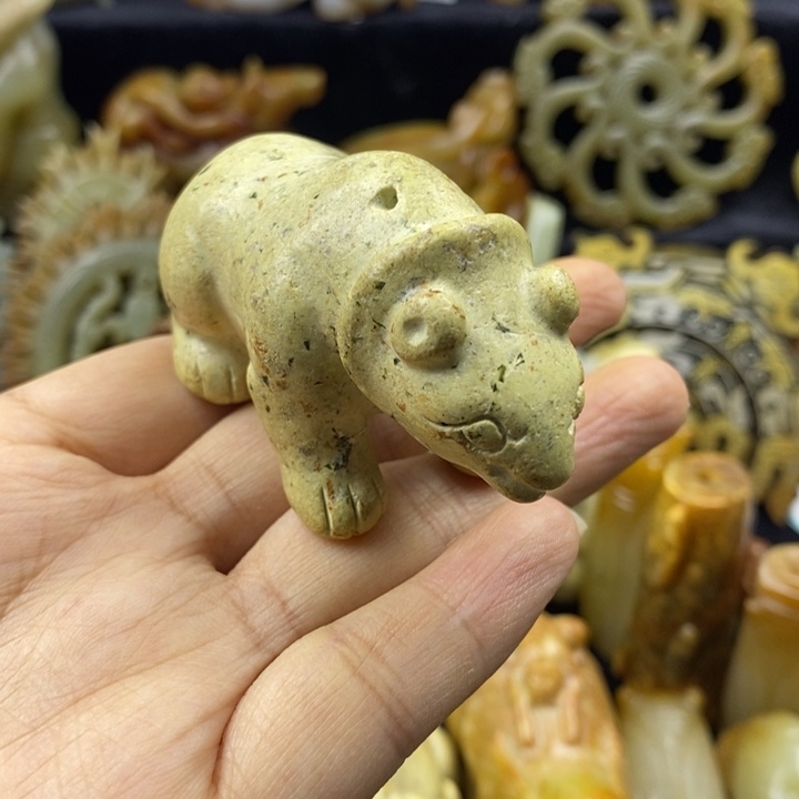 蛇纹石玉颈饰未镶嵌140