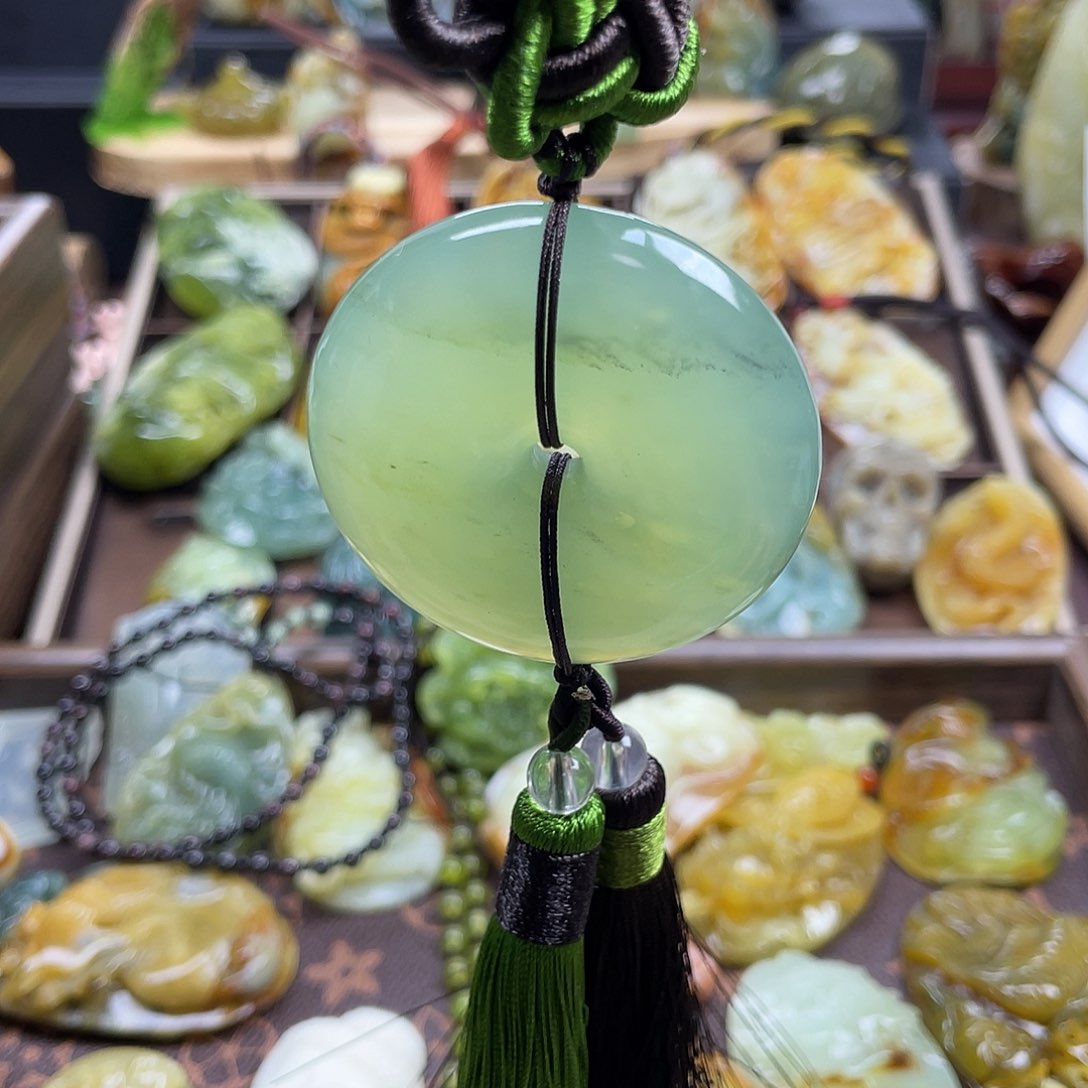 蛇纹石玉颈饰未镶嵌岫玉车挂