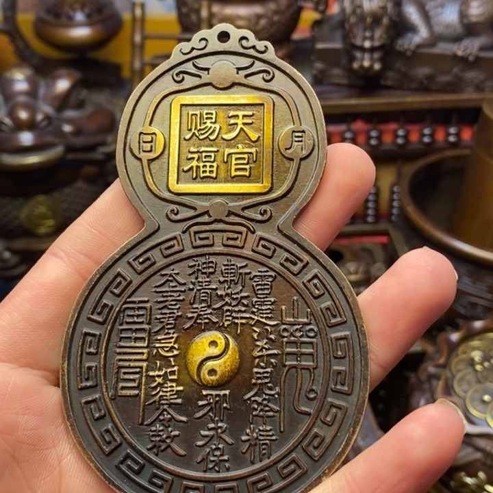 铜器摆件做工精良