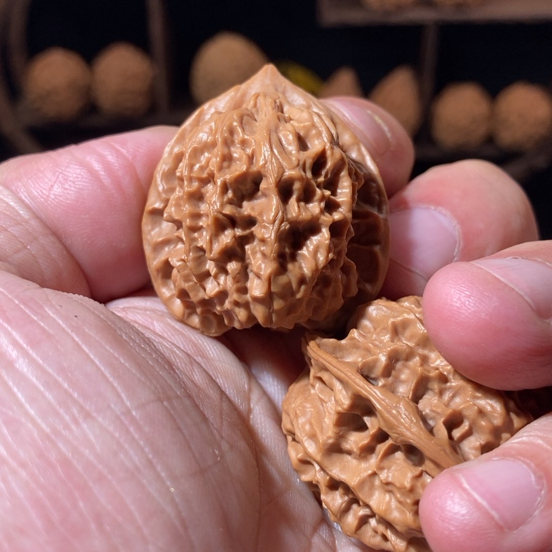 文玩核桃把件35野生龙鳞纹凹底