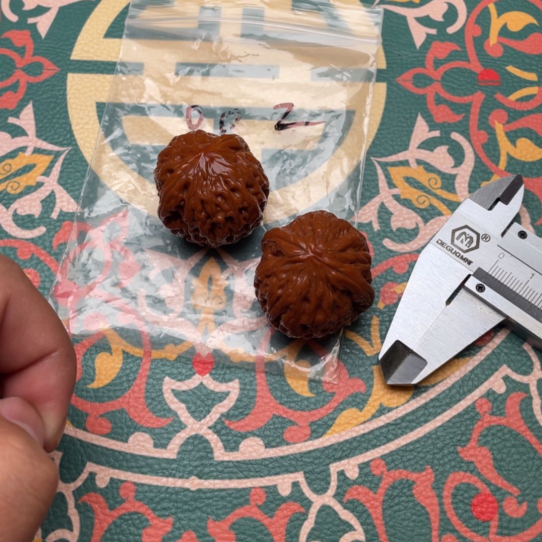 文玩核桃把件桃*白002铁锤