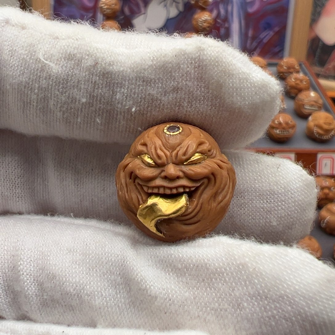 猴头核桃吊坠舔僧