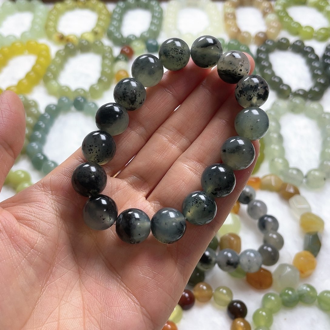 蛇纹石玉手串未镶嵌