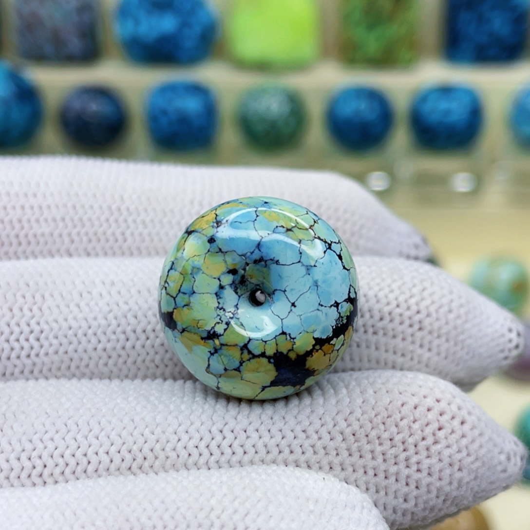 未镶嵌绿松石颈饰