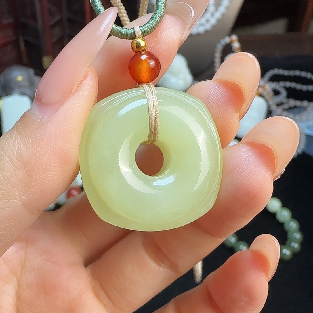 和田玉未镶嵌颈饰定制发货