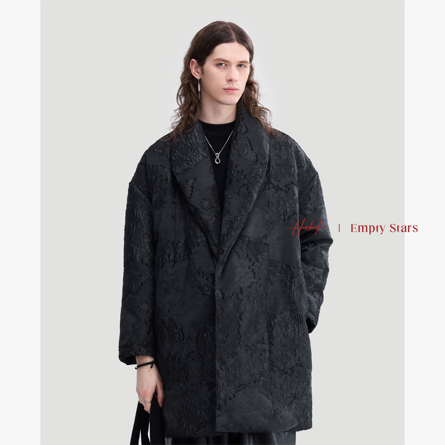 HERBEL/黑白冬季时尚围巾领羽绒服 无性别穿搭鹅绒服中长款潮