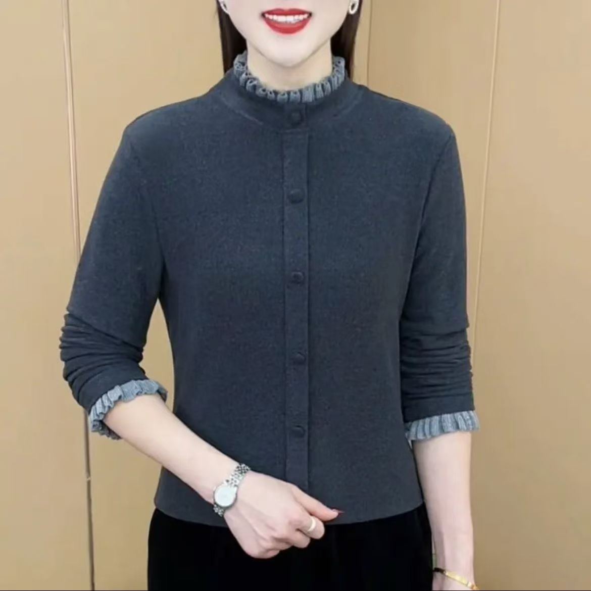 2025新款时尚洋气打底衫女士气质百搭设计感花苞领长袖木耳边上衣