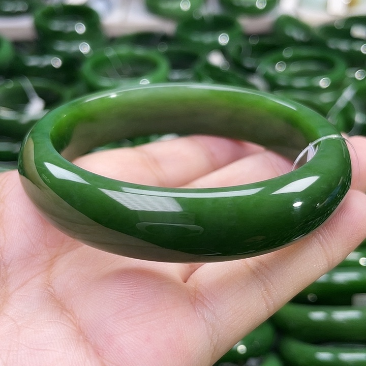 未镶嵌手镯和田玉（碧玉）