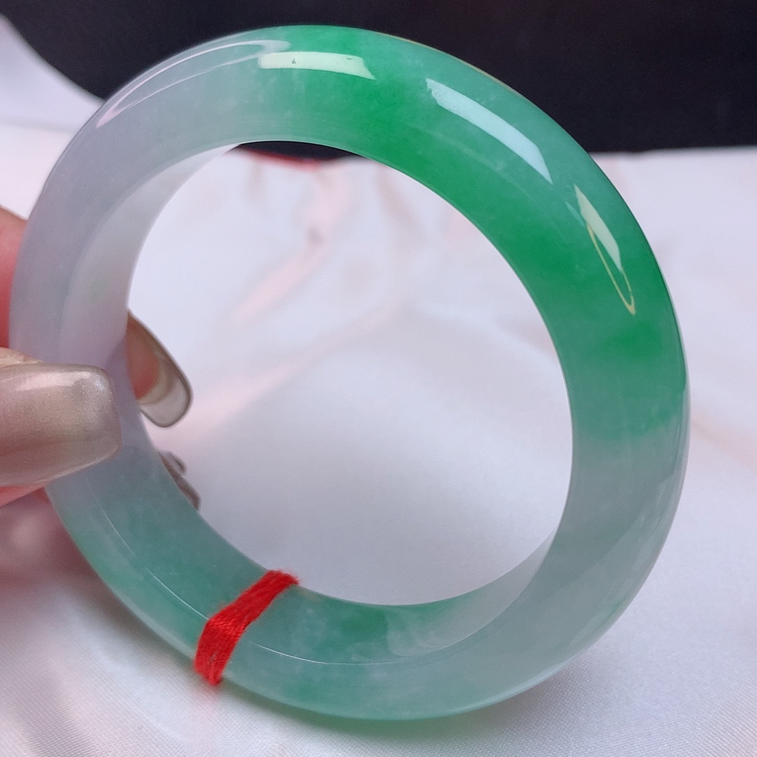 翡翠手镯未镶嵌不****财52 翡翠手镯