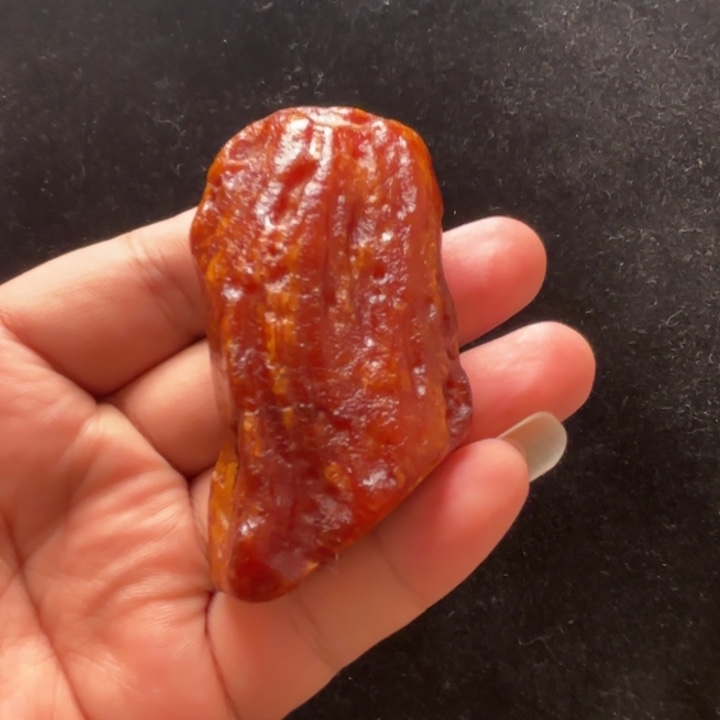 蜜蜡未镶嵌珠宝奇石