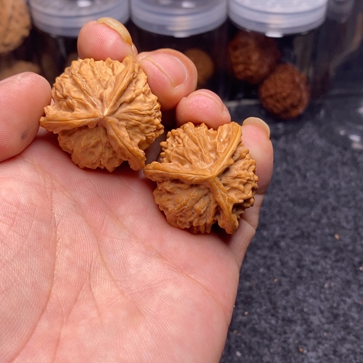 文玩核桃吊坠36盘山三棱