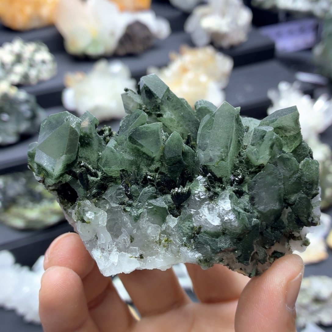 阿***丰石材超美绿幽晶簇