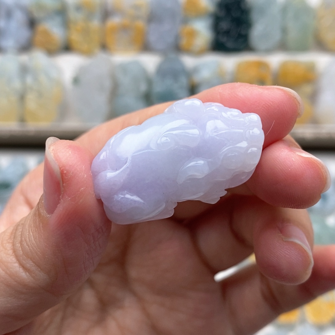 翡翠吊坠(赠链)未镶嵌