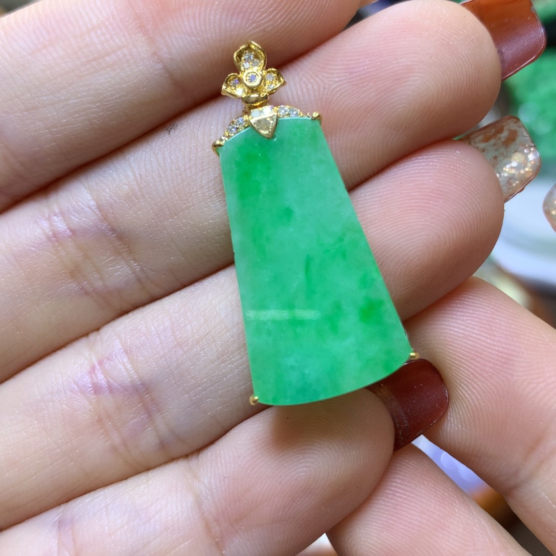 【闪购商品】翡翠颈饰18K金镶嵌翡翠