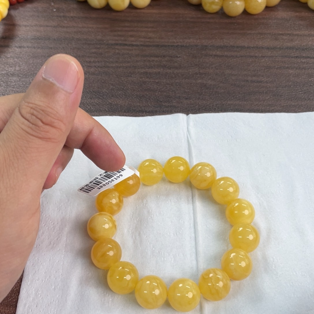 未镶嵌琥珀裸石01700000000