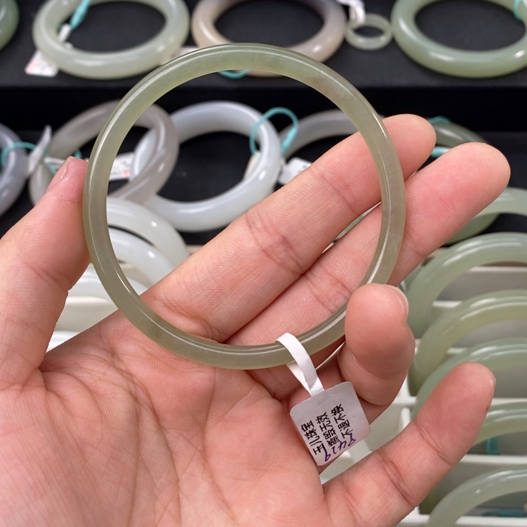 和田玉手镯未镶嵌59.60