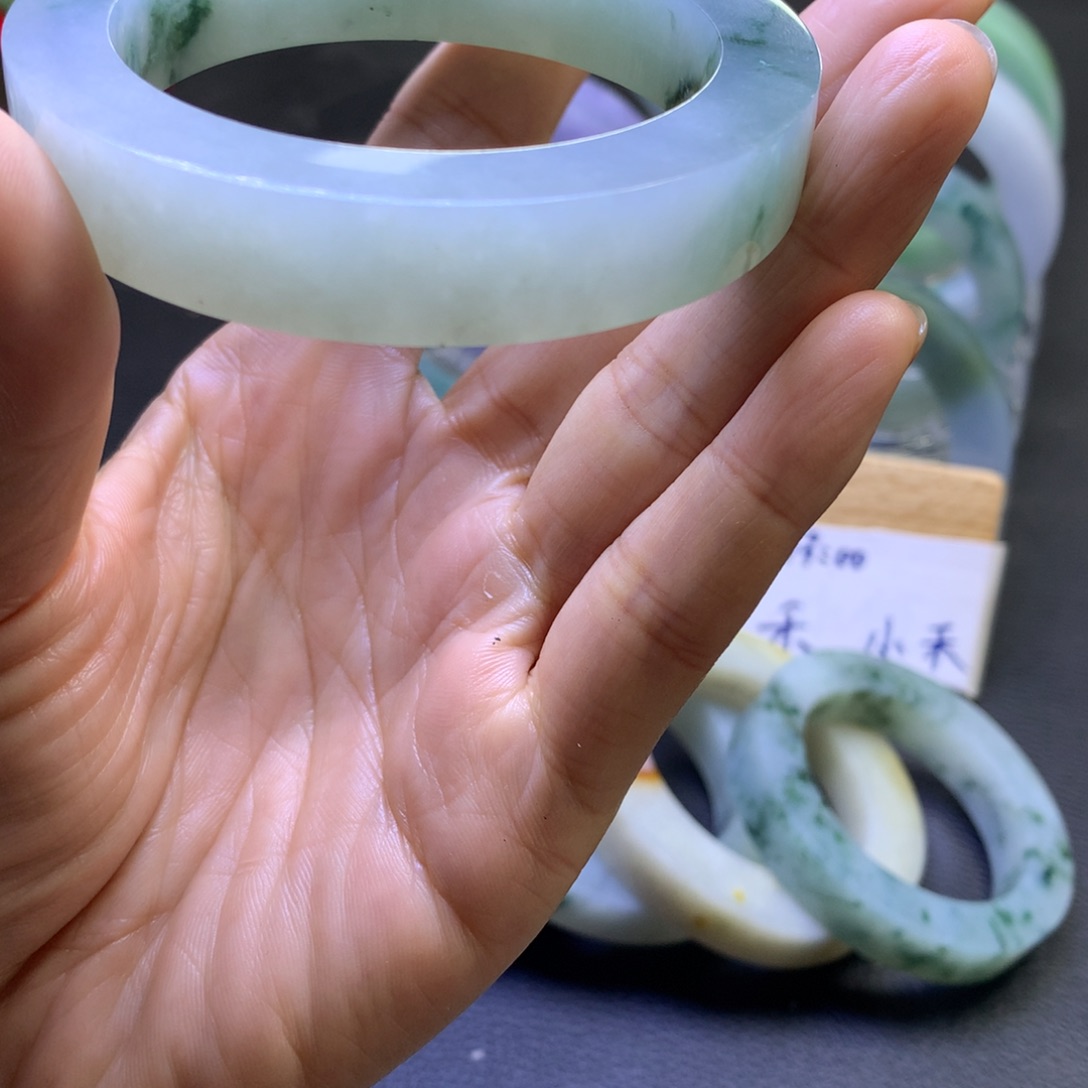 未镶嵌手镯定制翡翠百*