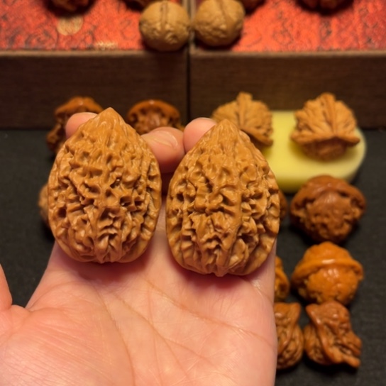 文玩核桃吊坠招财鼠