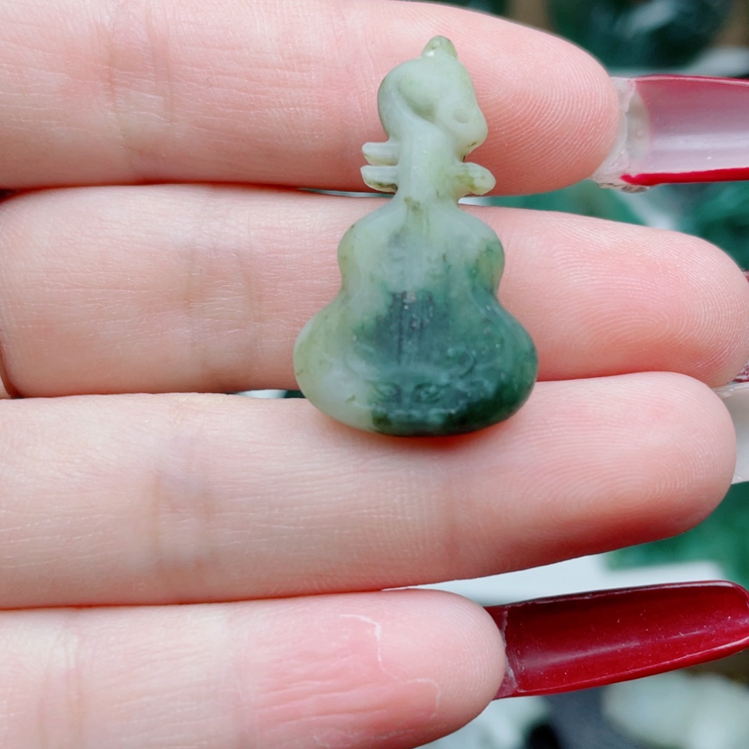 独山玉颈饰未镶嵌