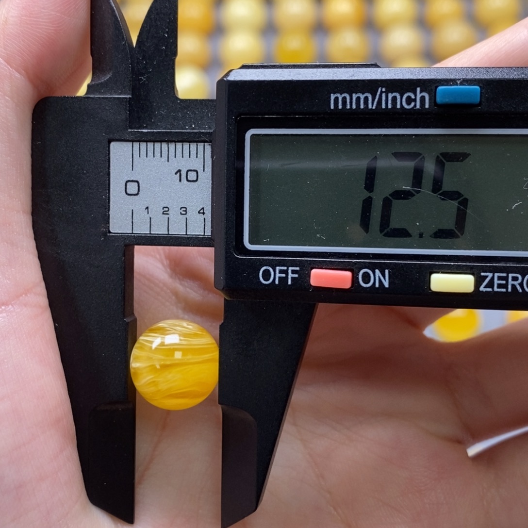 锯***居琥珀未镶嵌裸石纯天然