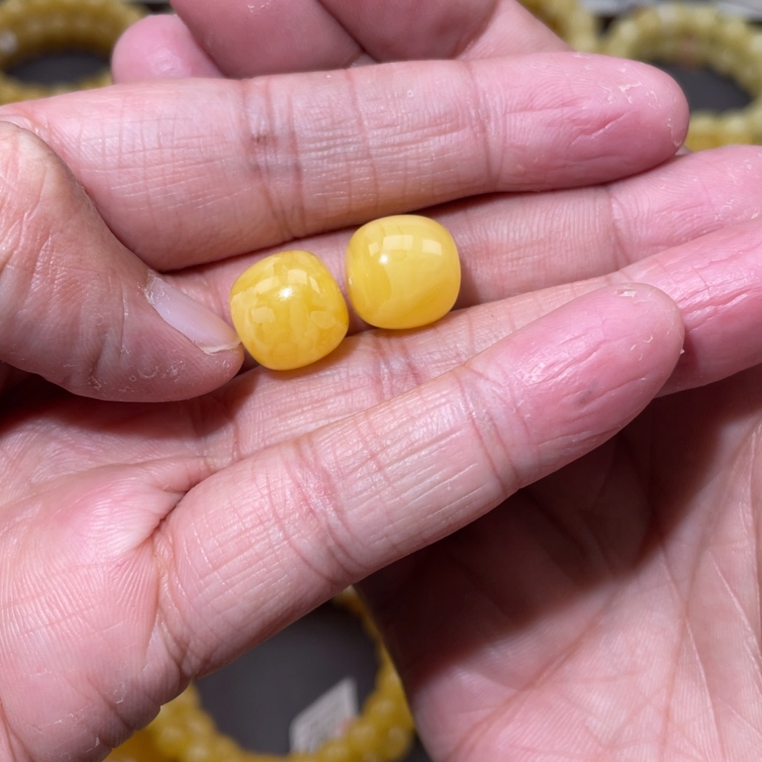 蜜蜡未镶嵌珠宝奇石有瑕疵
