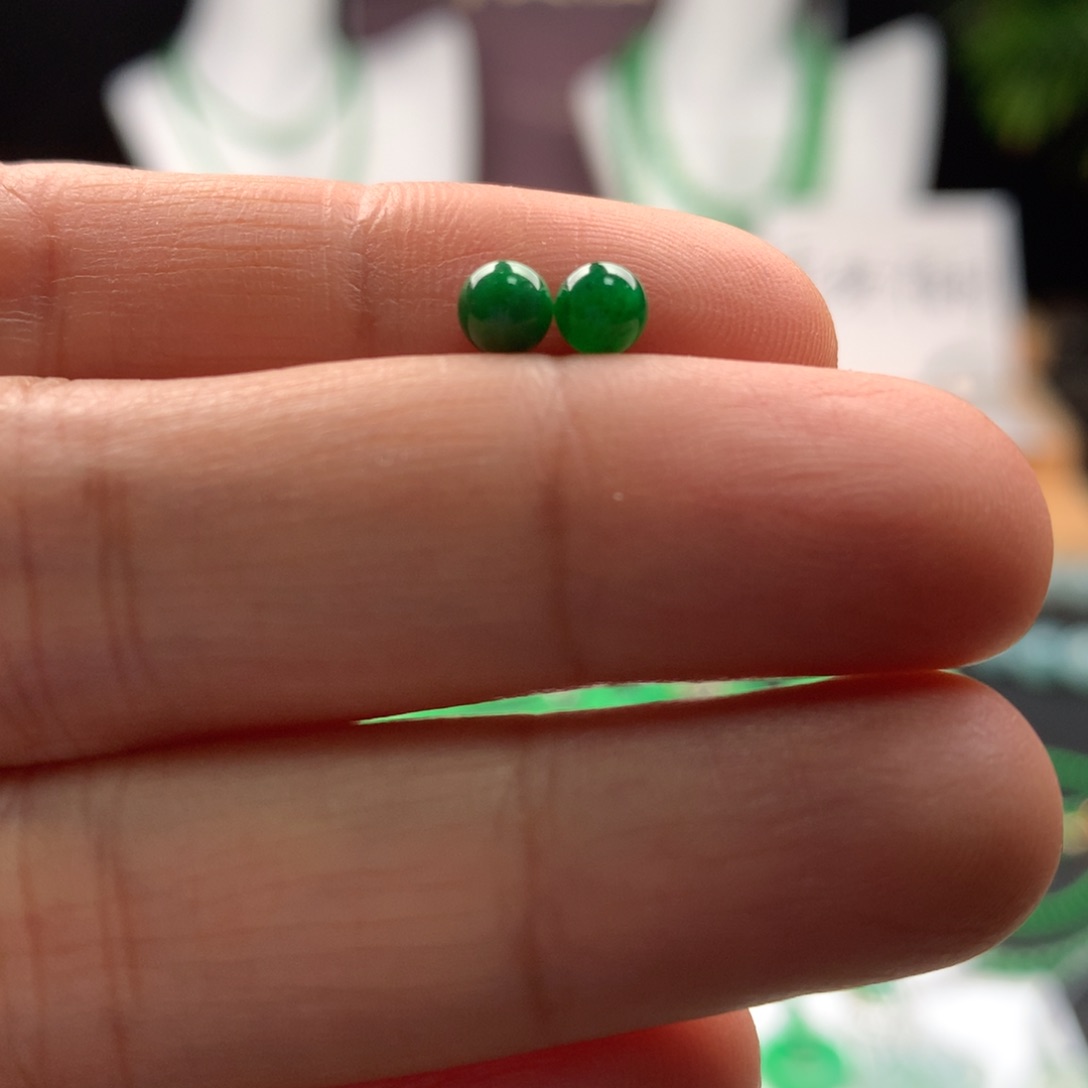 翡翠颈饰未镶嵌天然翡翠