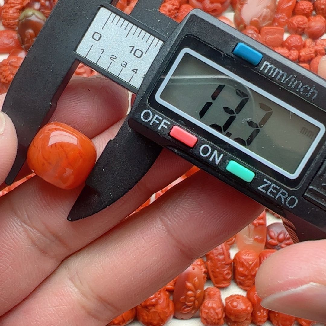 南红玛瑙配饰未镶嵌