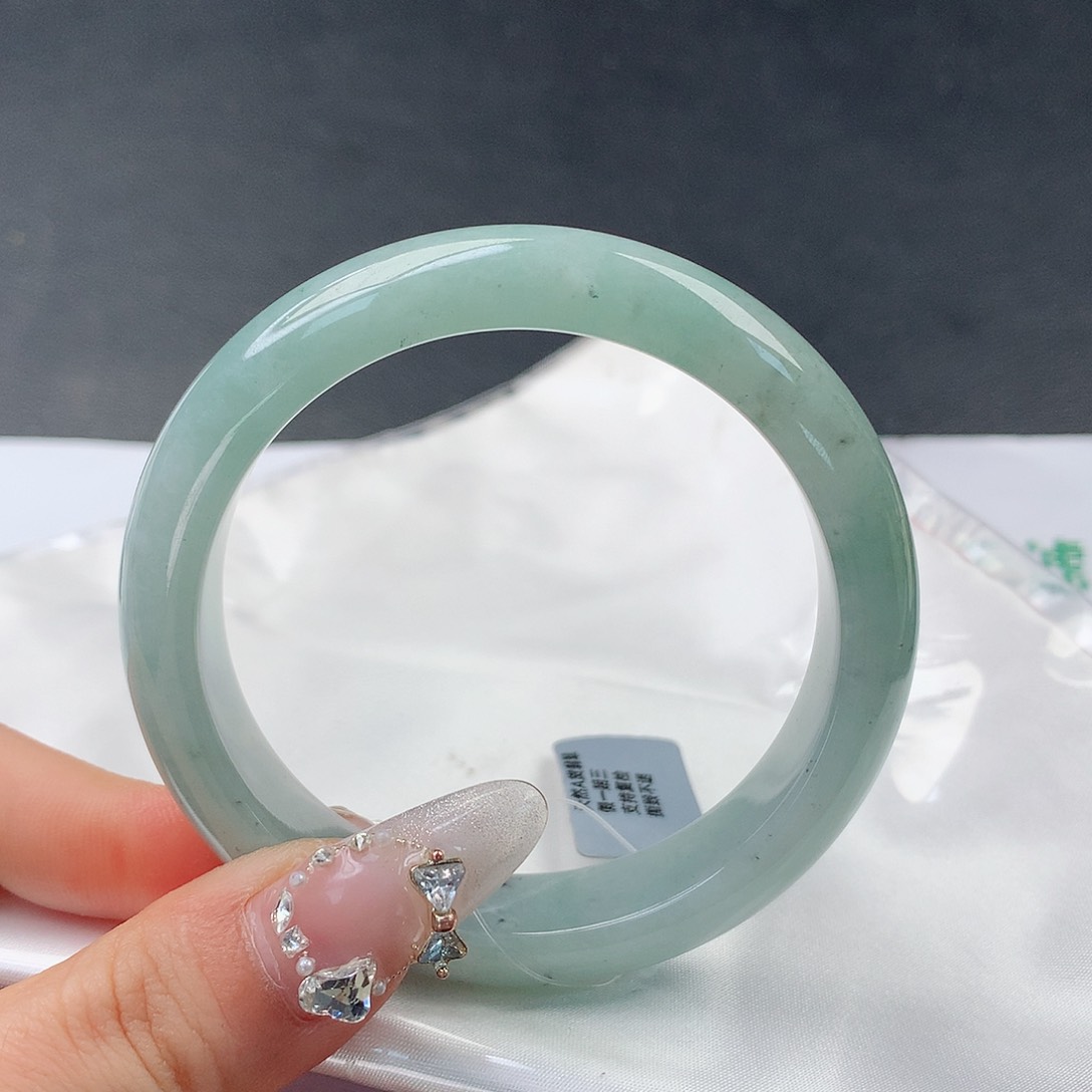 翡翠手镯未镶嵌61正55