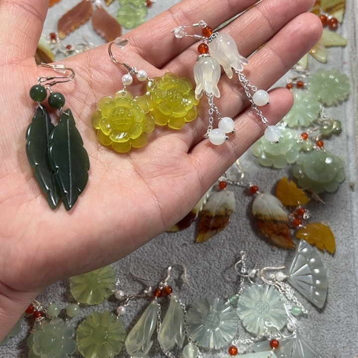 蛇纹石玉耳饰未镶嵌