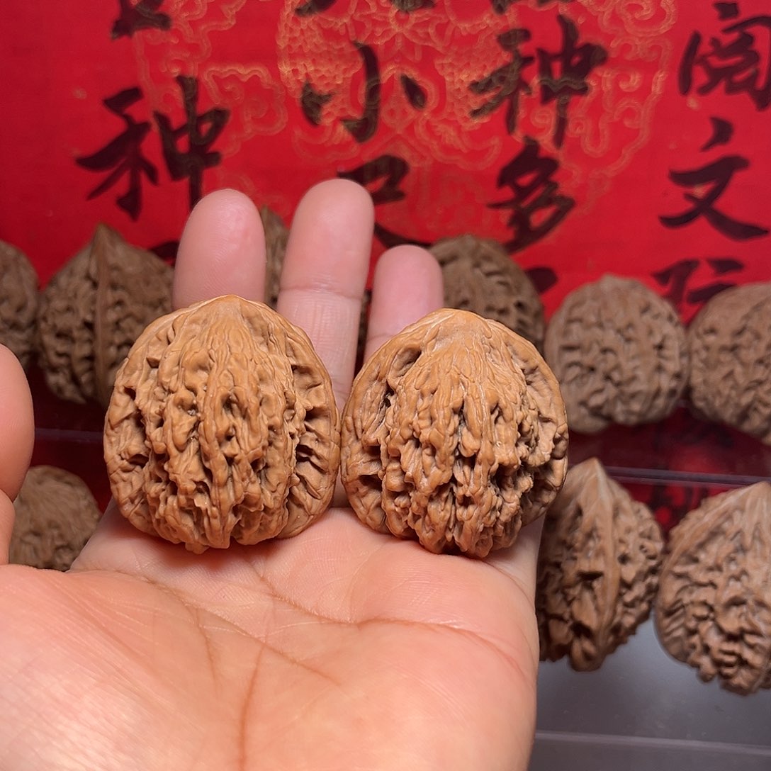 文玩核桃吊坠3.8尺+麦穗虎头（小尖小修）