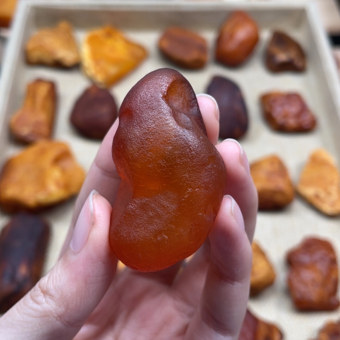 琥珀未镶嵌珠宝奇石