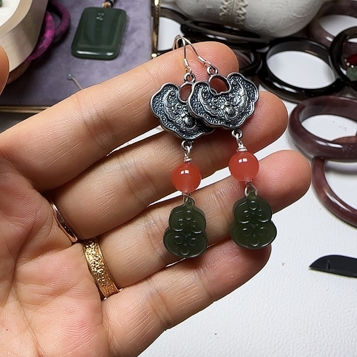 和田玉未镶嵌耳饰