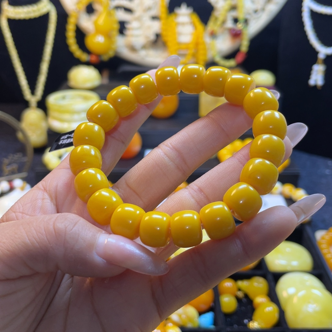 c***5鸡油黄老蜜款手串一条卡12老型