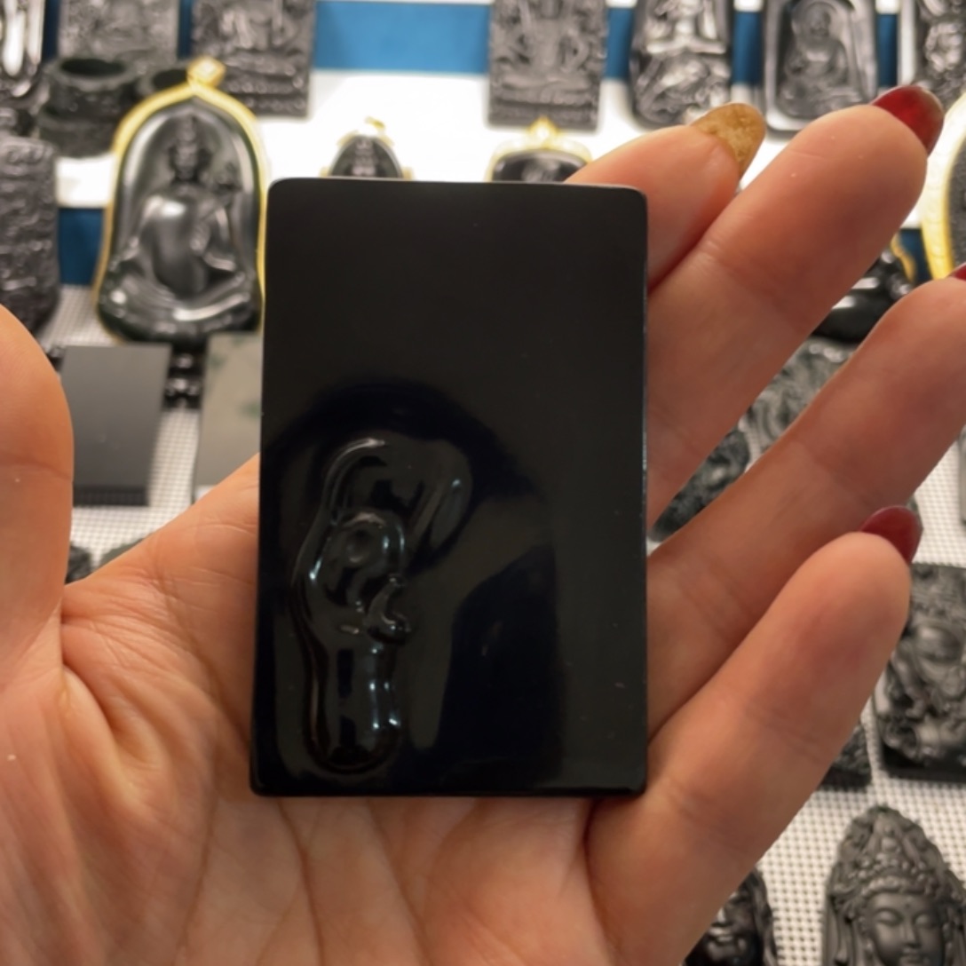 蛇纹石玉吊坠未镶嵌一**?