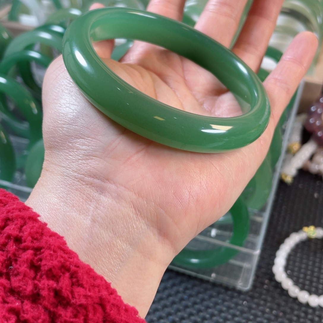 东陵石手镯未镶嵌