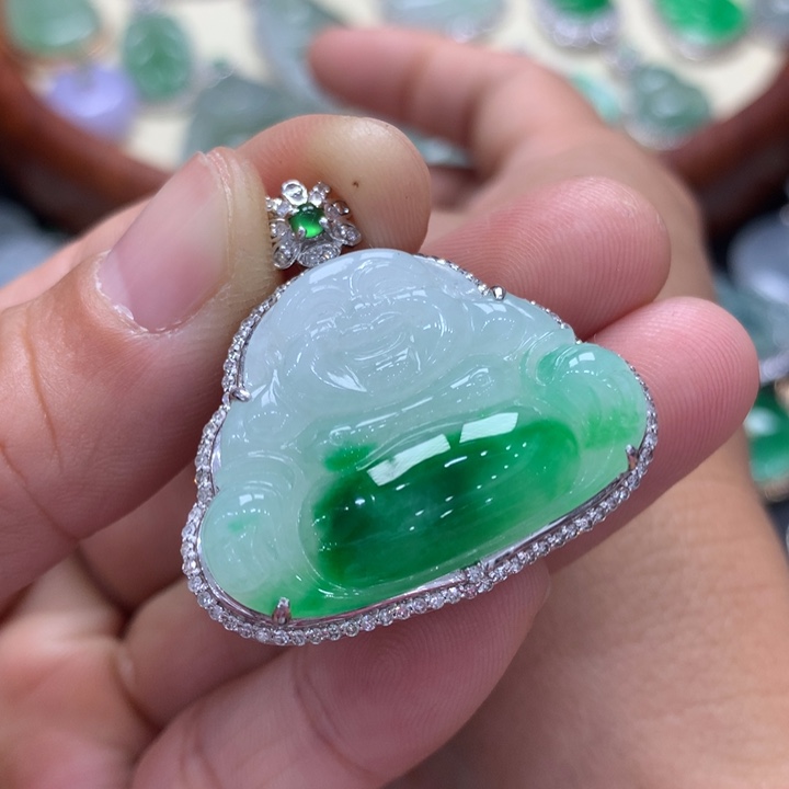 翡翠吊坠(不含链)18K金镶嵌