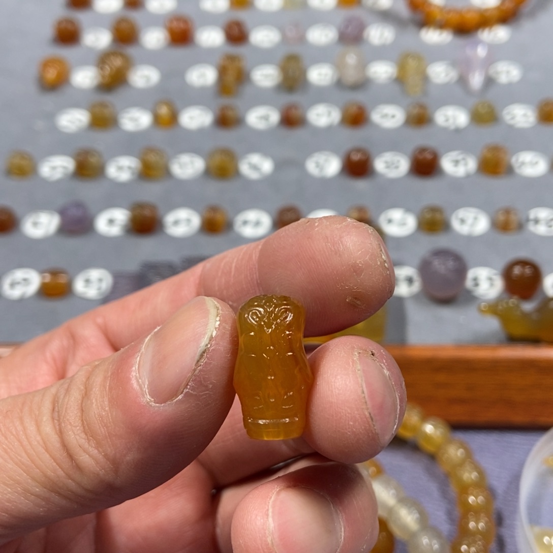 沐***辰玛瑙/玉髓合金颈饰三通