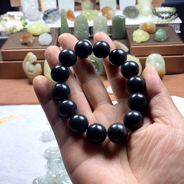 吊坠(赠链)未镶嵌和田玉