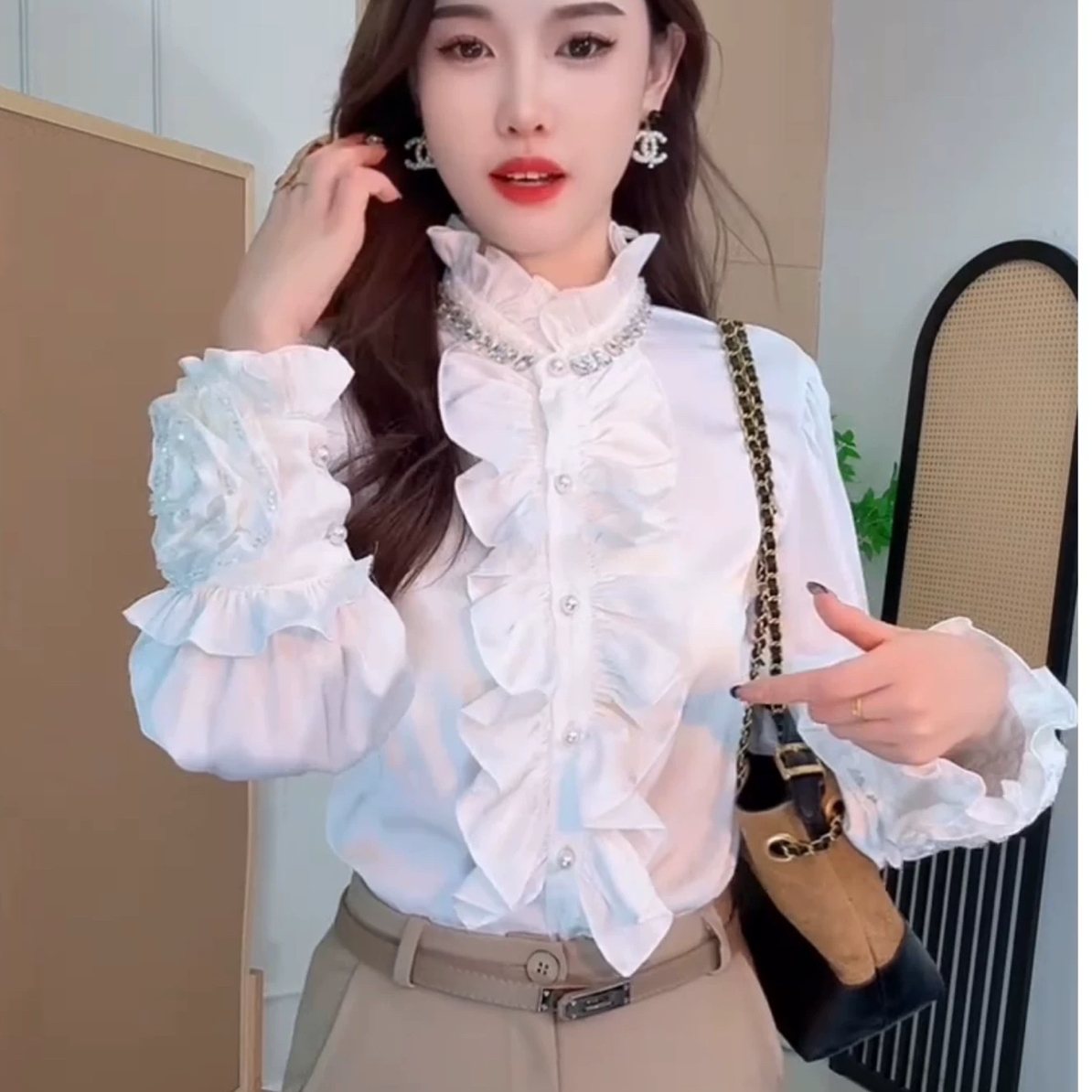 129【1020-1029】重工钉珠百搭上衣女