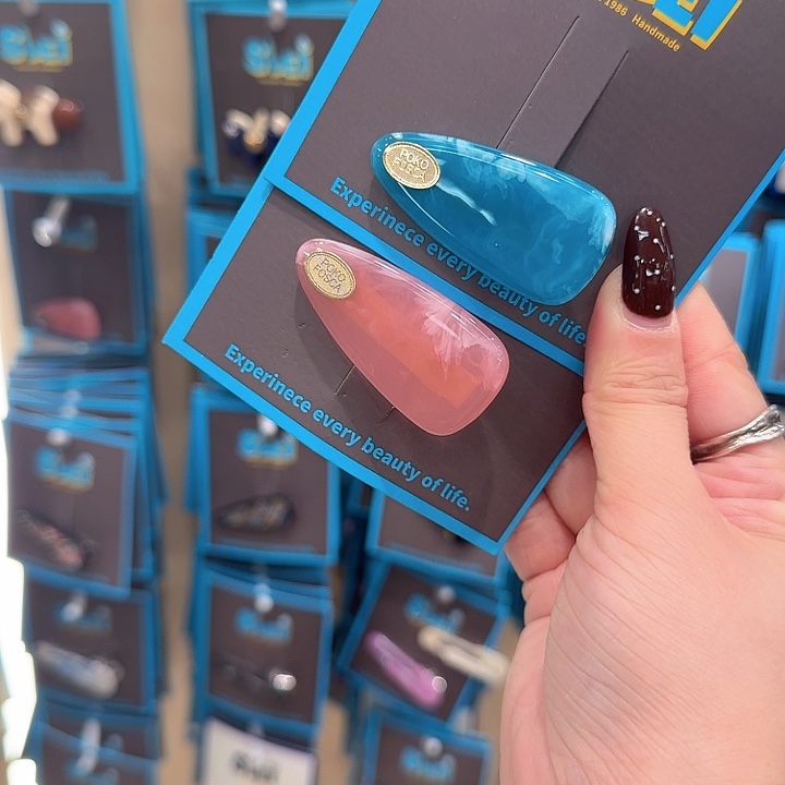 蓝色西柚色鸭夹两个