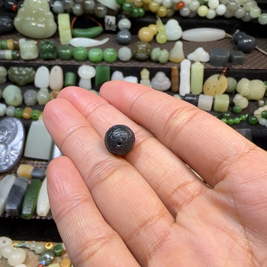 和田玉未镶嵌颈饰10mm墨玉单珠