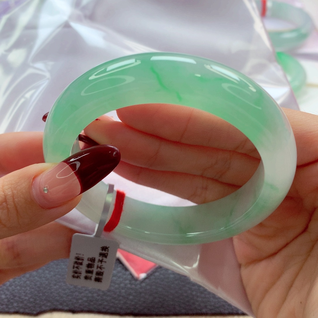 翡翠手镯未镶嵌52.8 冰飘金丝绿 种水嘎嘎好 灵