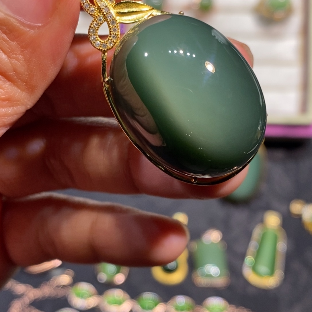 和田玉（碧玉）颈饰银S925镀金镶嵌